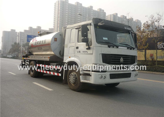 চীন Truck Mounted Type Liquid Asphalt Tanker With Pump Output 5 Ton / H সরবরাহকারী