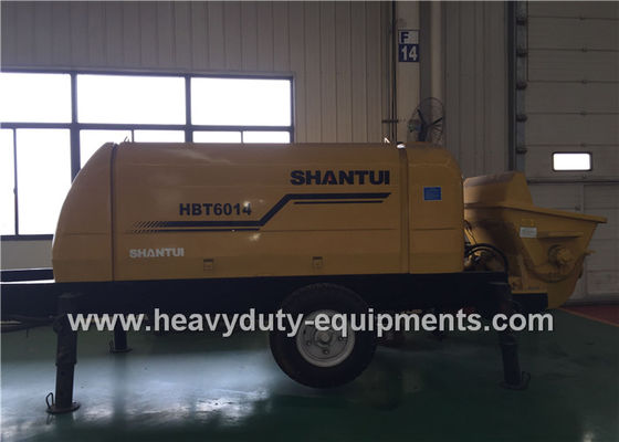 চীন SHANTUI HBT60 concrete pump trailer adopts the inclined gate valve, featuring good adaptability to concrete সরবরাহকারী